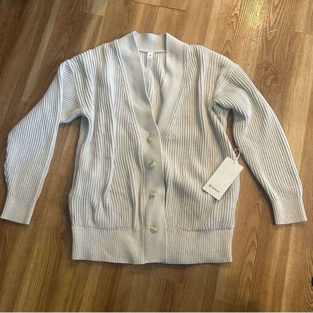 Lululemon bone knit button front cardigan size small. New with tags